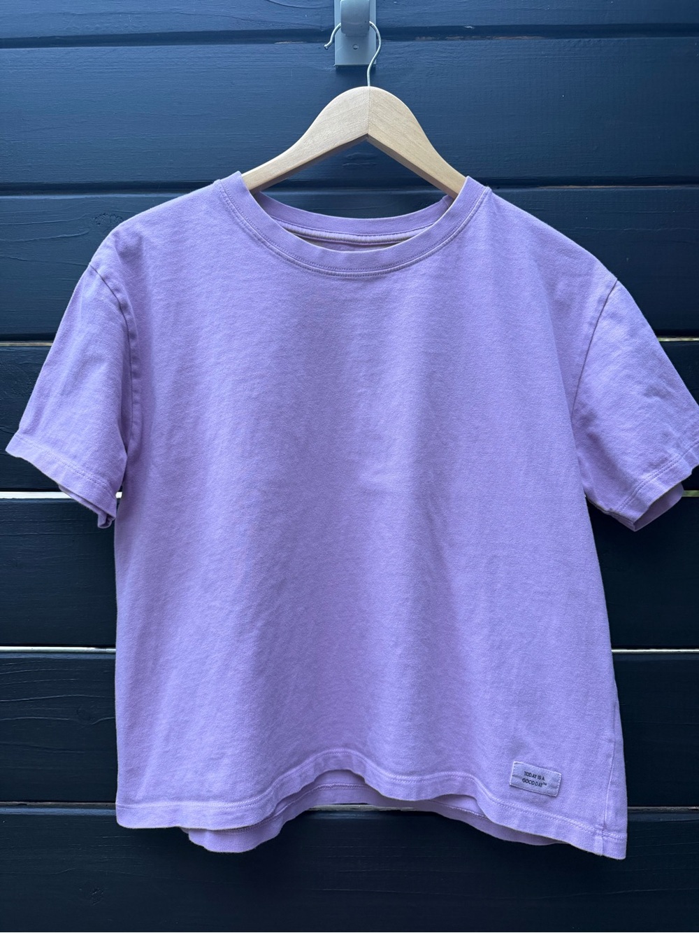 Life Is Good Lavender Short Sleeve Tee sz Medium - Classic Basic Closet Staple